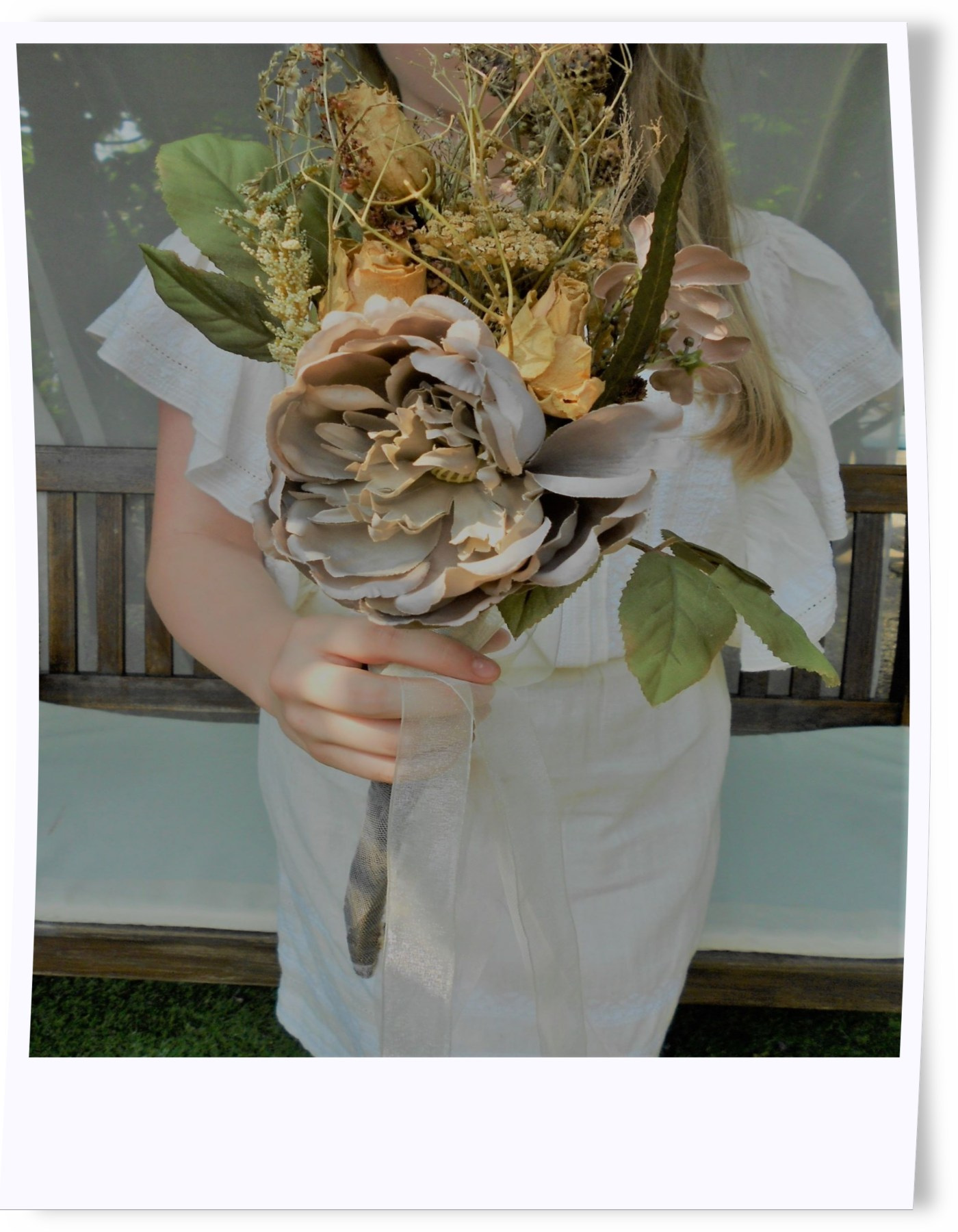 Polaroid Picture Frame: https://www.tuxpi.com/photo-effects/photo-paper